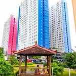 Comfort And Homey 2Br At Green Pramuka City Apartment By Travelio