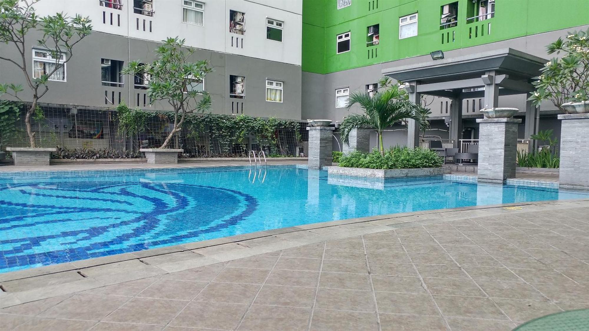 Comfort And Homey 2br At Pramuka By Travelio